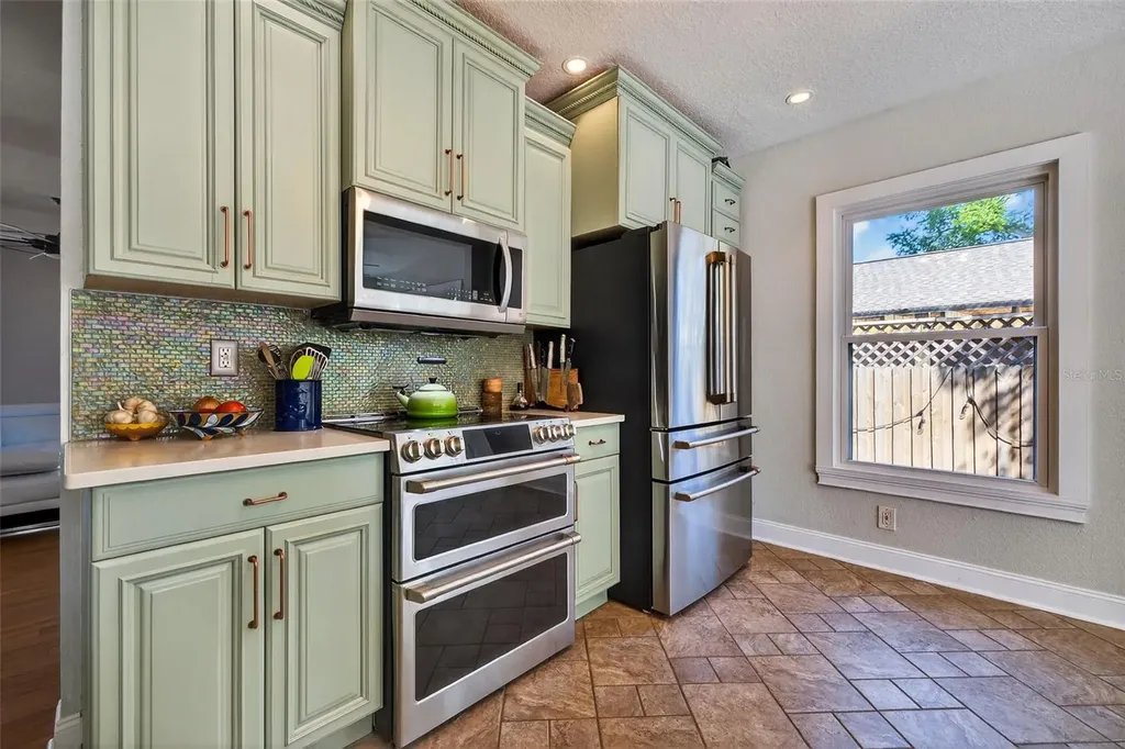 2005 Jackson Street N St Petersburg FL 33704