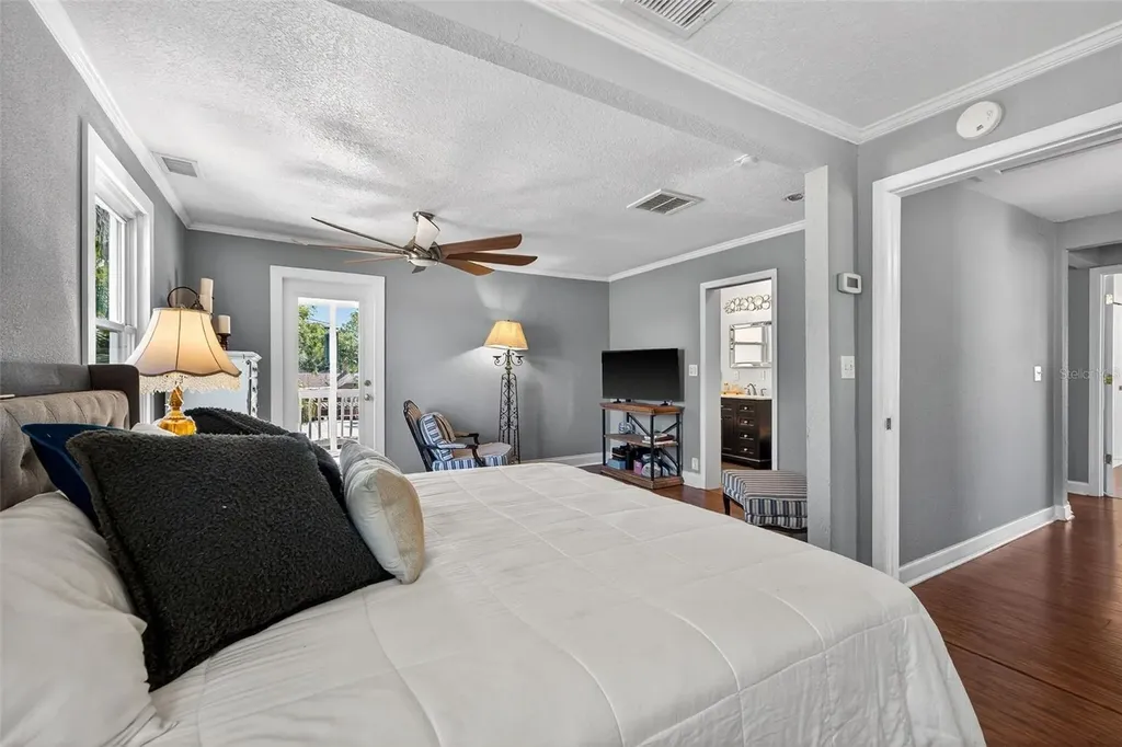 2005 Jackson Street N St Petersburg FL 33704