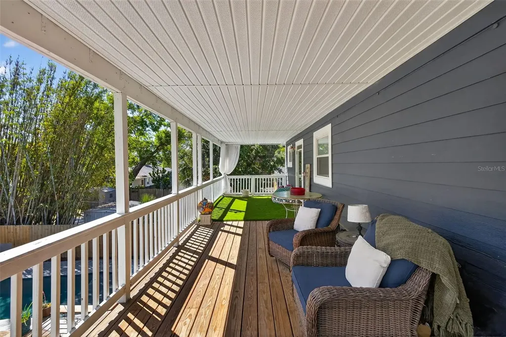 2005 Jackson Street N St Petersburg FL 33704