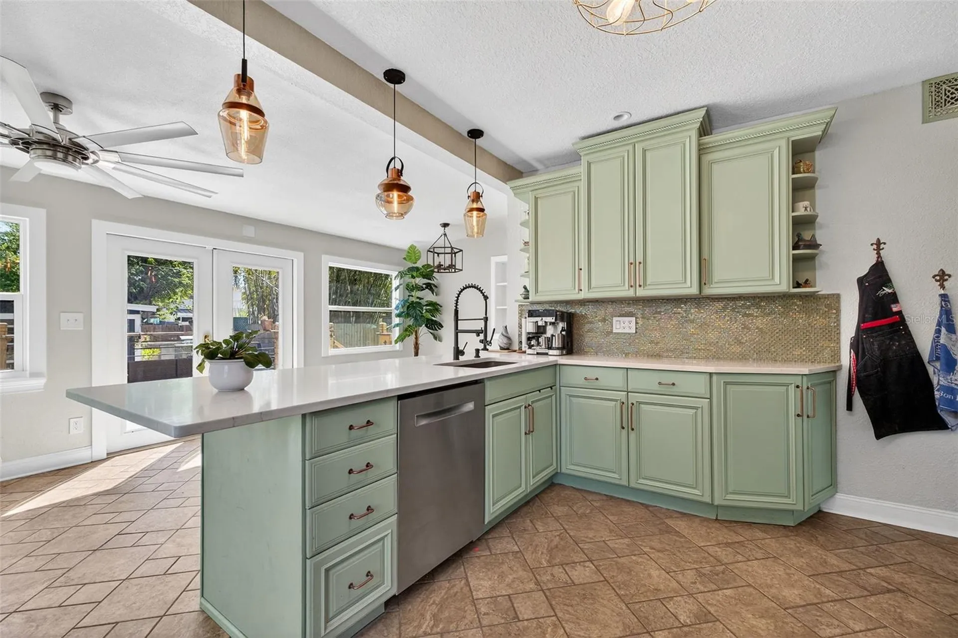 2005 Jackson Street N St Petersburg FL 33704
