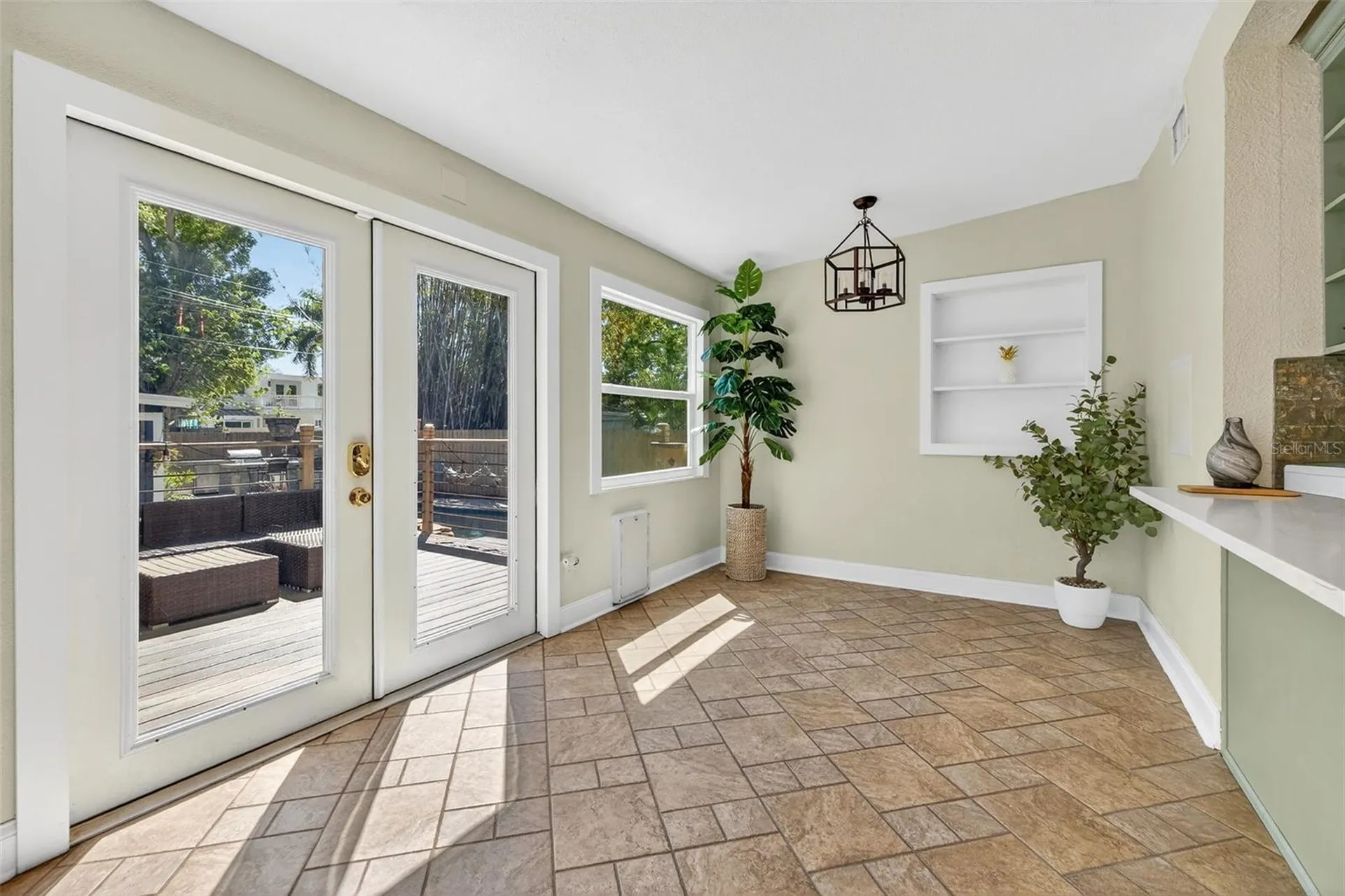 2005 Jackson Street N St Petersburg FL 33704