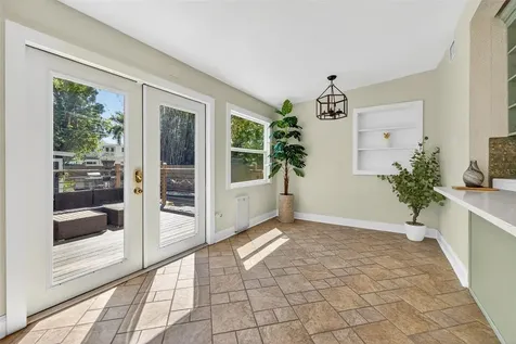 2005 Jackson Street N St Petersburg FL 33704