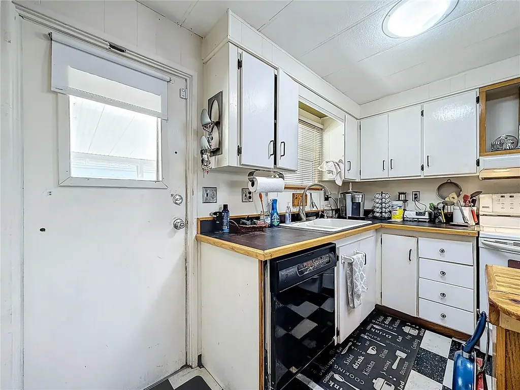 272 Northgate Drive Tarpon Springs FL 34689