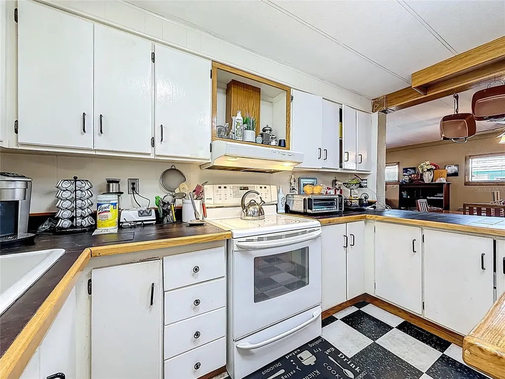 272 Northgate Drive Tarpon Springs FL 34689