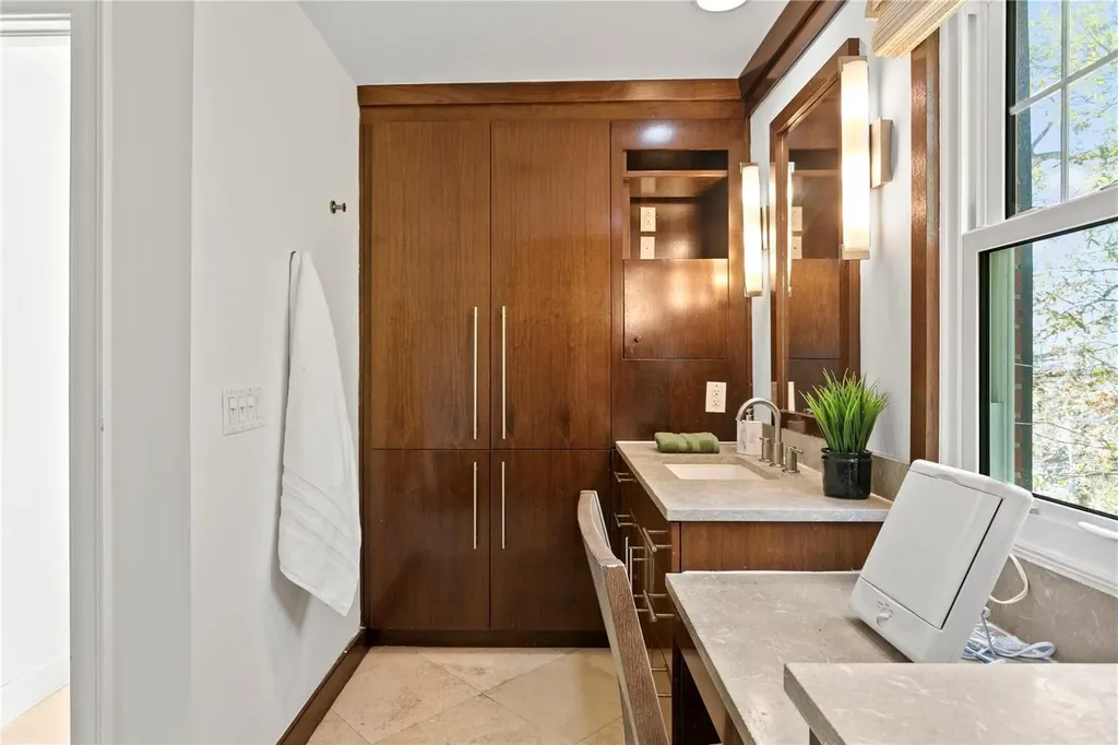 811 S Rome Avenue Tampa FL 33606