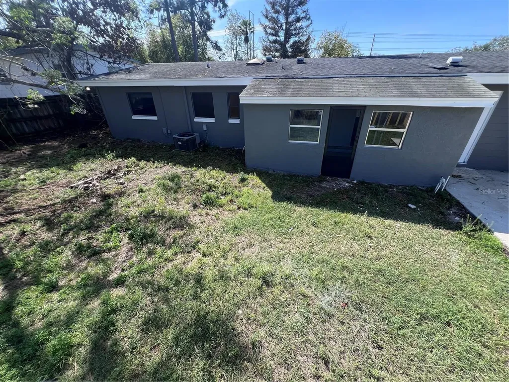 3823 Pine Ridge Road Orlando FL 32808