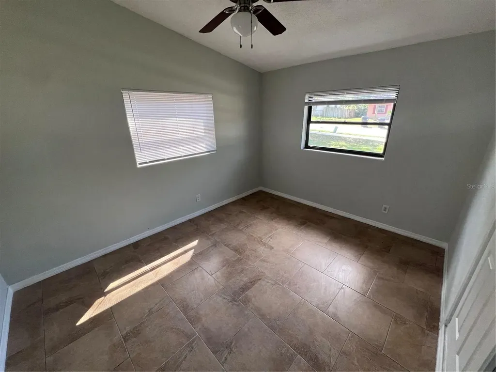 3823 Pine Ridge Road Orlando FL 32808