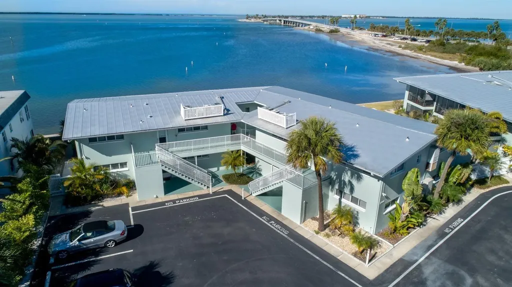 2566 Gary Circle Dunedin FL 34698
