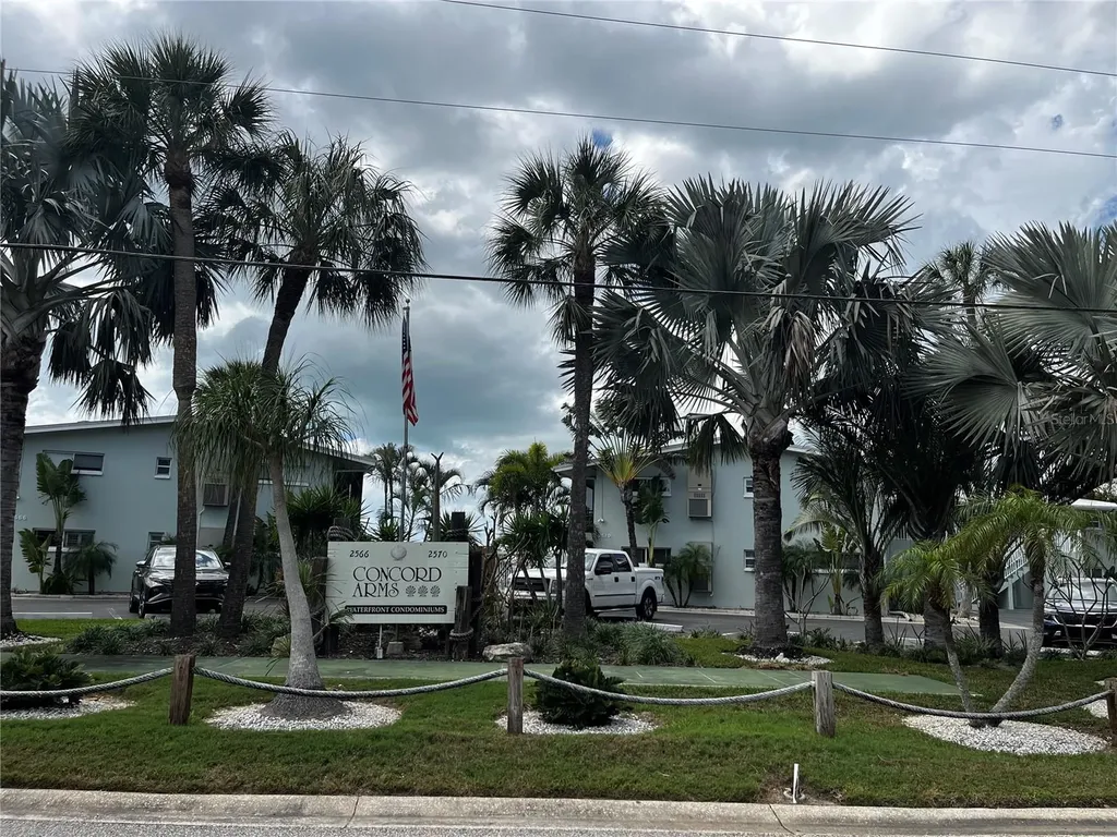 2566 Gary Circle Dunedin FL 34698