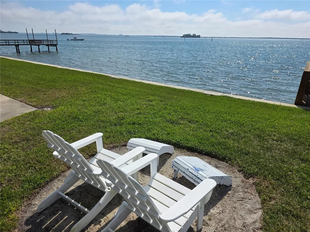 2566 Gary Circle Dunedin FL 34698