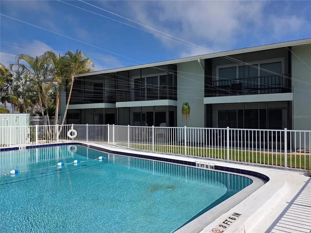 2566 Gary Circle Dunedin FL 34698