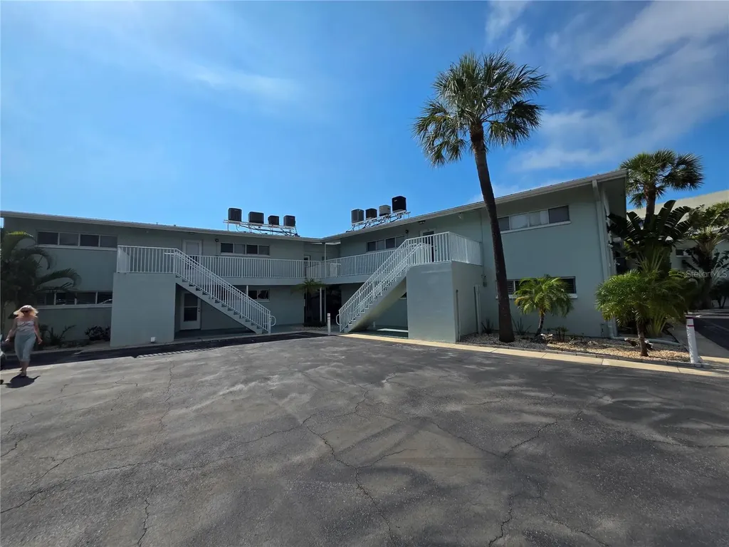 2566 Gary Circle Dunedin FL 34698