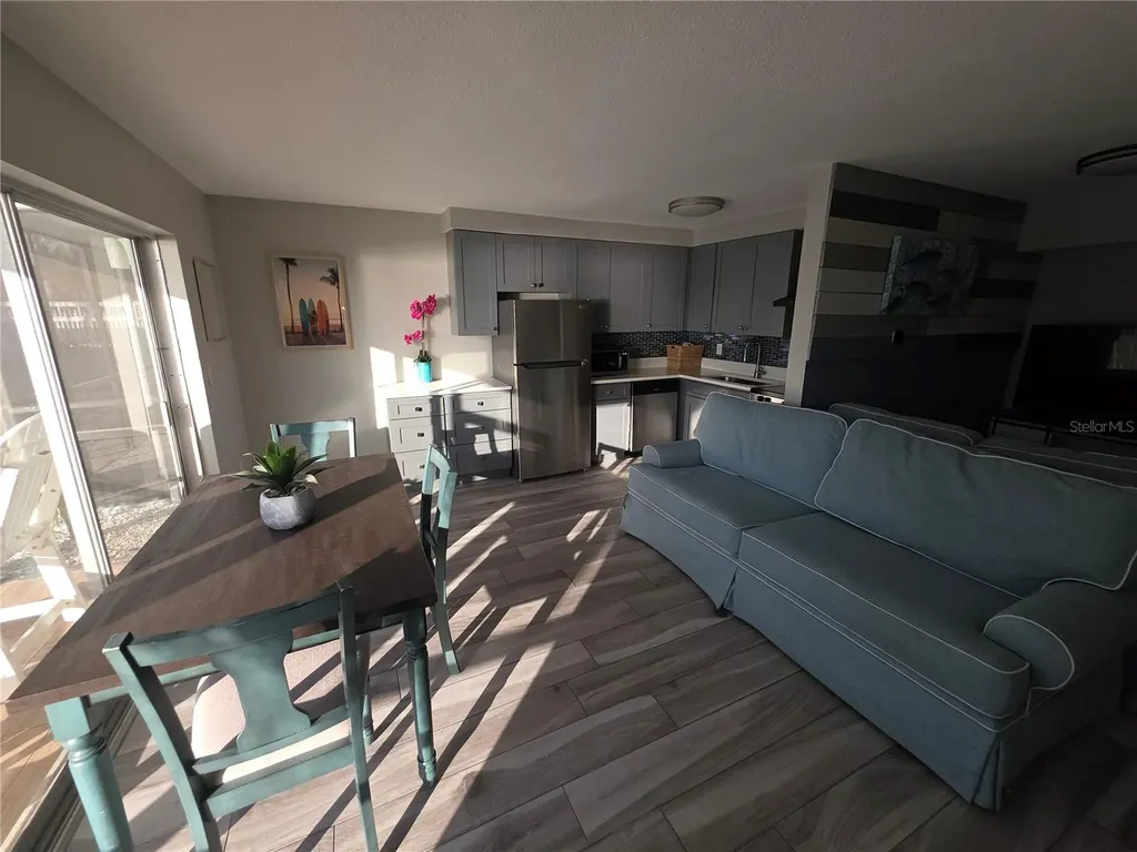 2566 Gary Circle Dunedin FL 34698