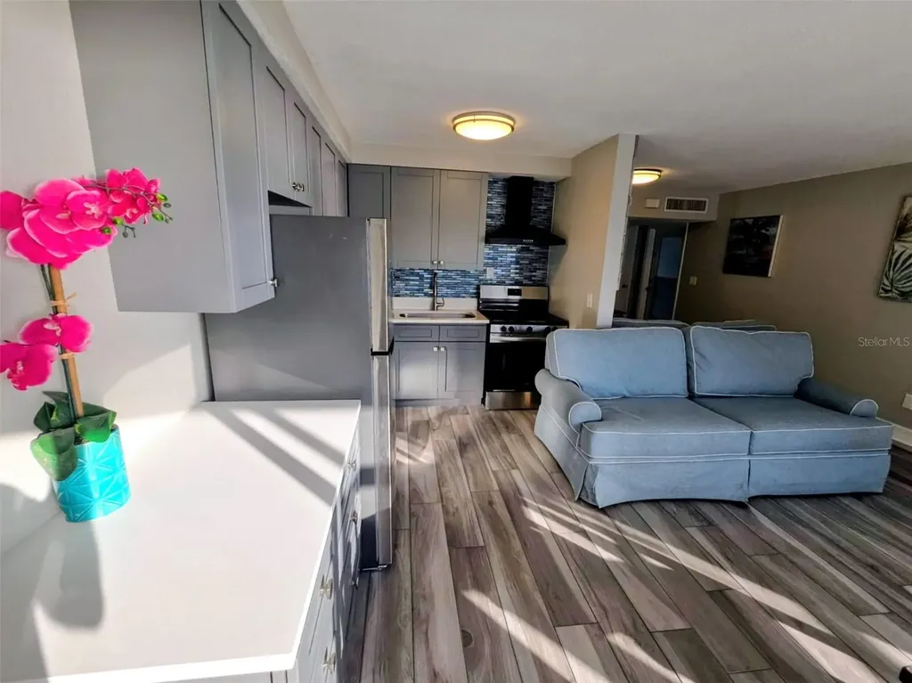 2566 Gary Circle Dunedin FL 34698