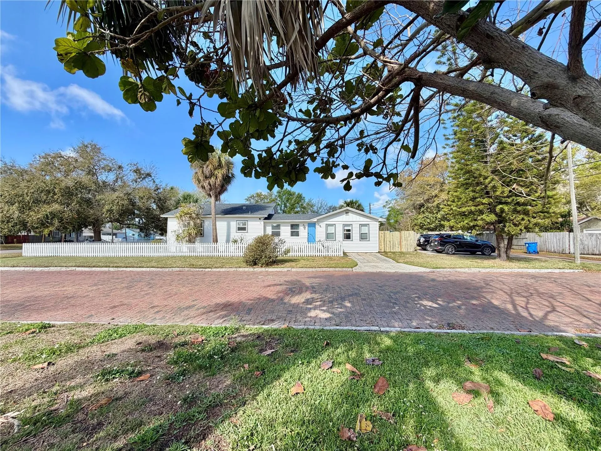 4701 1st Avenue N St Petersburg FL 33713