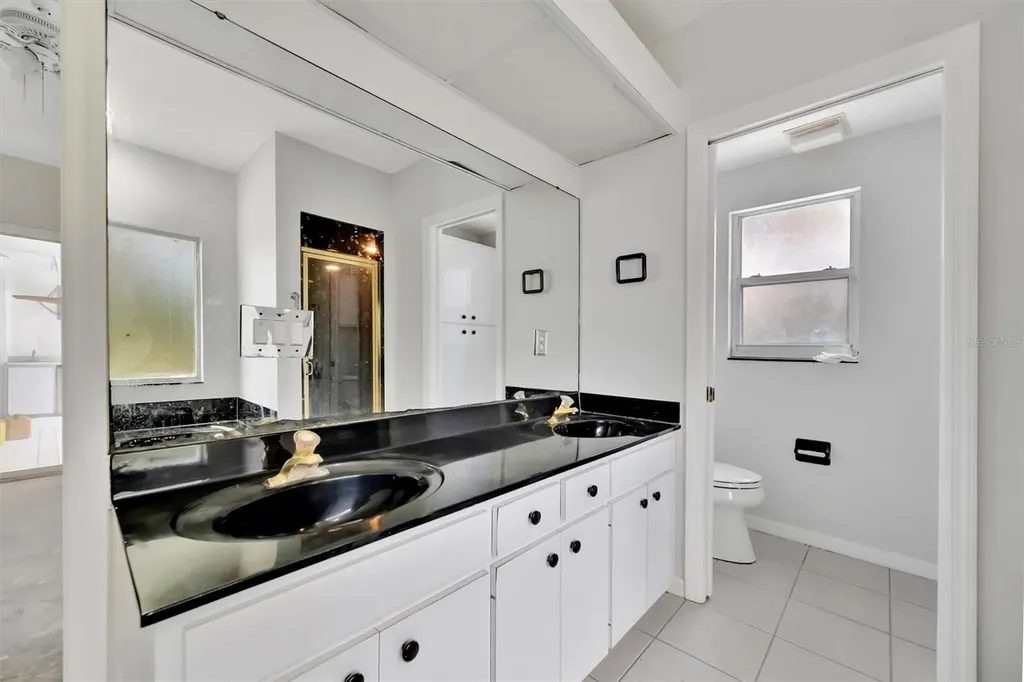 6864 Corral Court Sarasota FL 34243