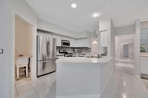 6864 Corral Court Sarasota FL 34243