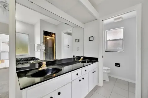 6864 Corral Court Sarasota FL 34243