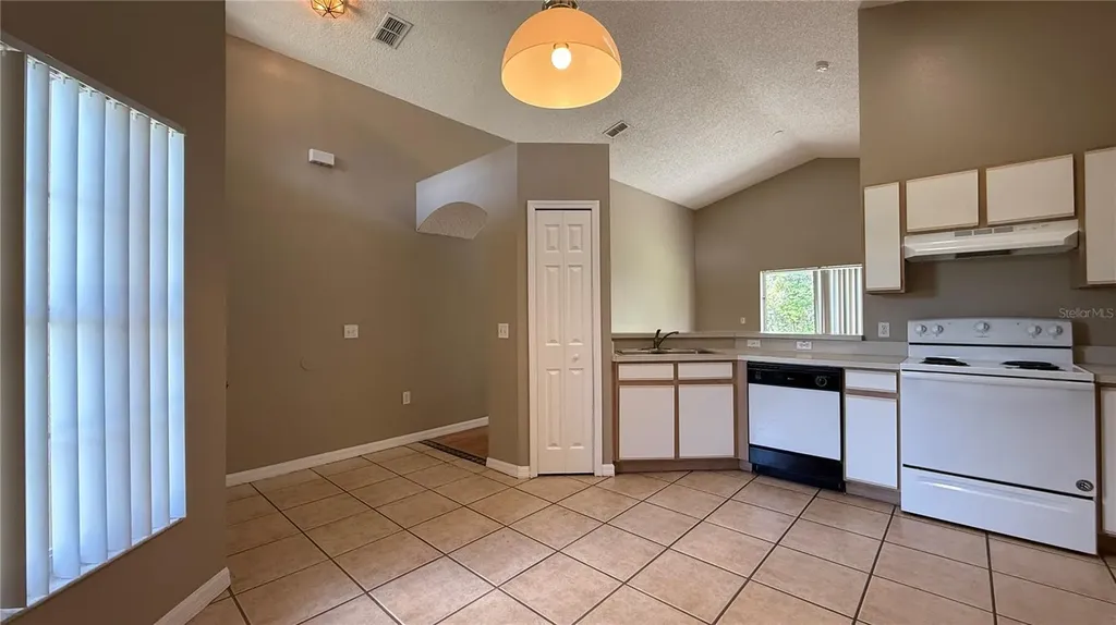 2406 Violet Court Kissimmee FL 34758
