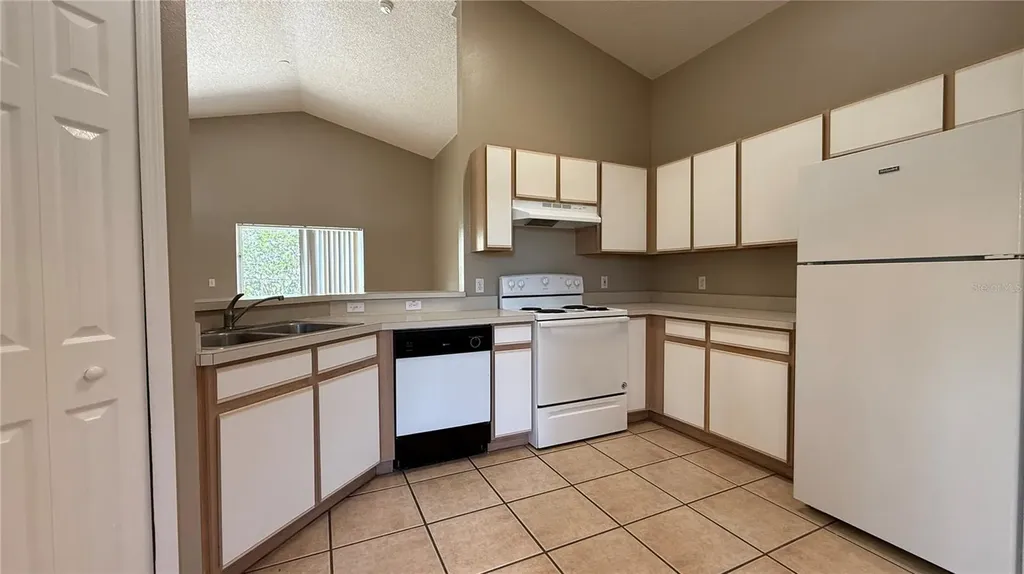 2406 Violet Court Kissimmee FL 34758