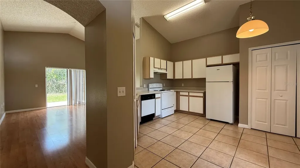 2406 Violet Court Kissimmee FL 34758
