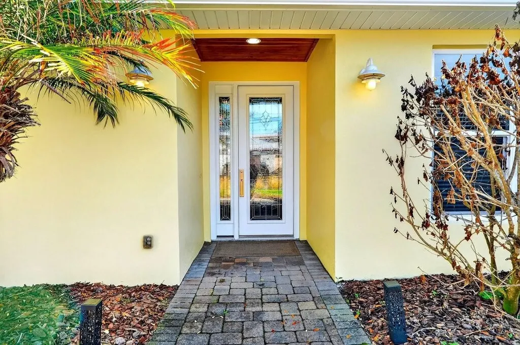 307 Jessamine Avenue New Smyrna Beach FL 32169