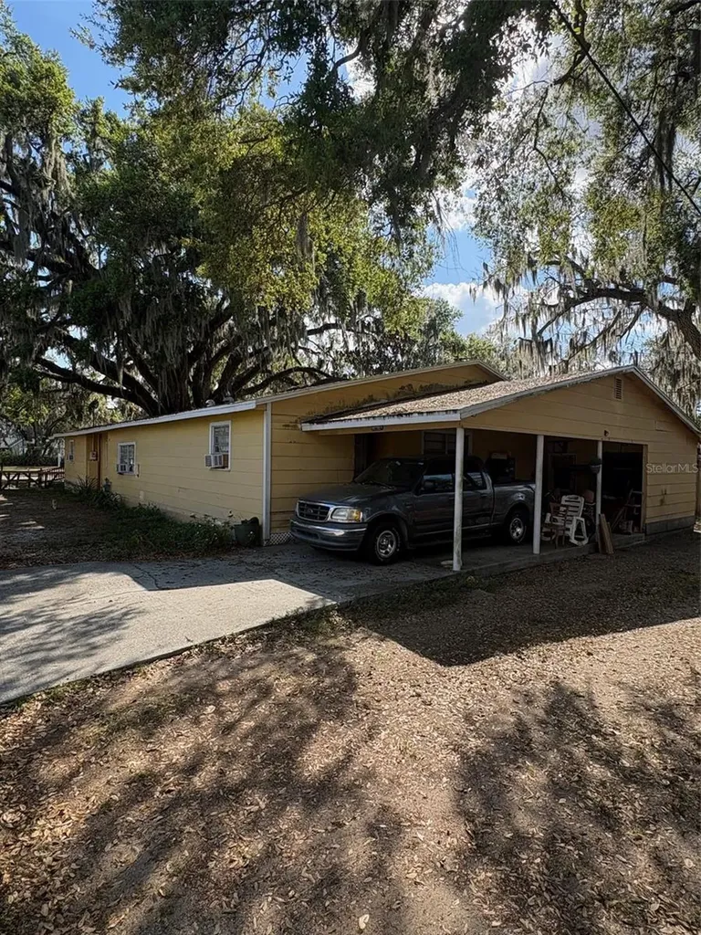 422 W Broadway Street Fort Meade FL 33841