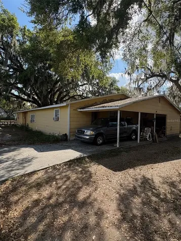 422 W Broadway Street Fort Meade FL 33841