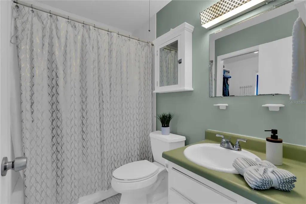 6927 Place De La Paix St Petersburg FL 33707