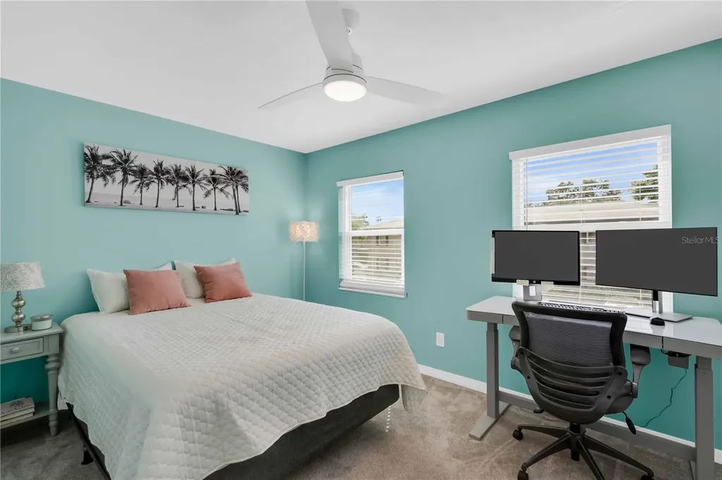 6927 Place De La Paix St Petersburg FL 33707