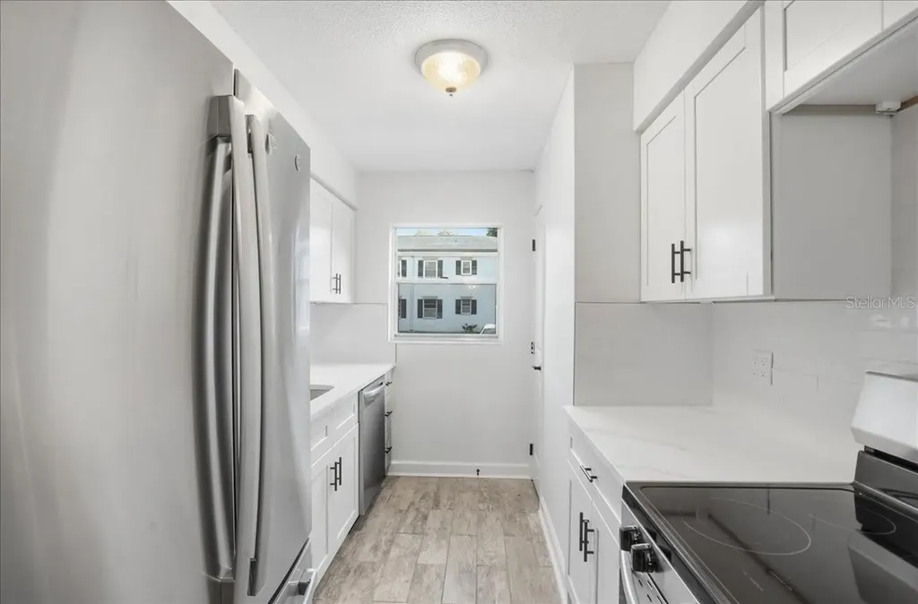 6927 Place De La Paix St Petersburg FL 33707