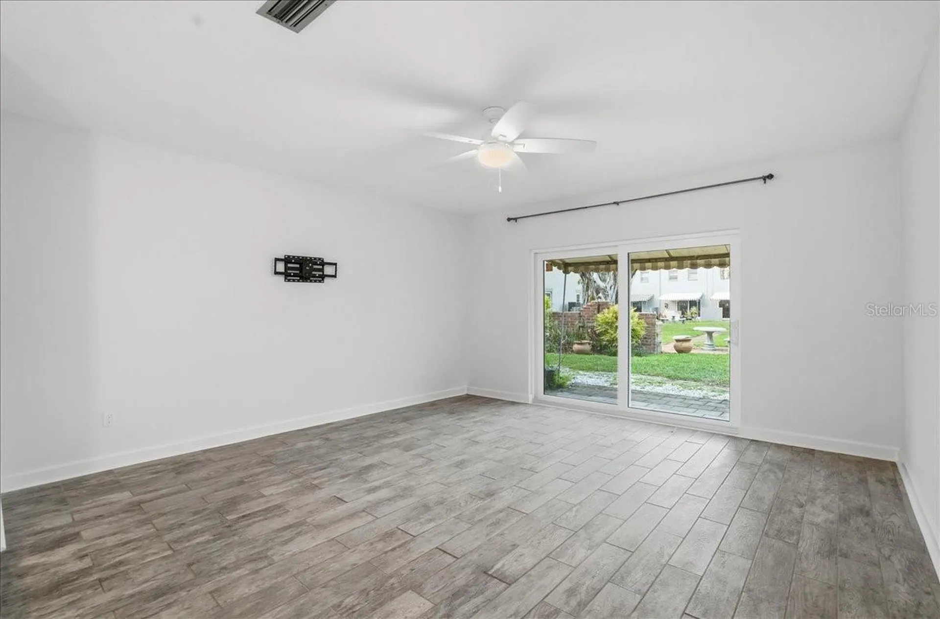 6927 Place De La Paix St Petersburg FL 33707