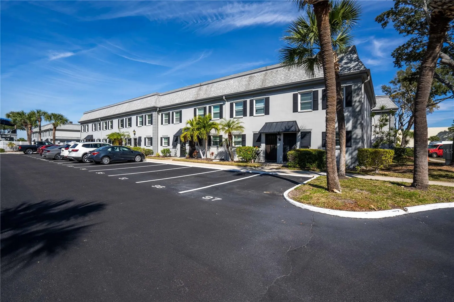 6927 Place De La Paix St Petersburg FL 33707