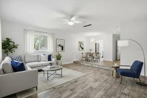 6927 Place De La Paix St Petersburg FL 33707