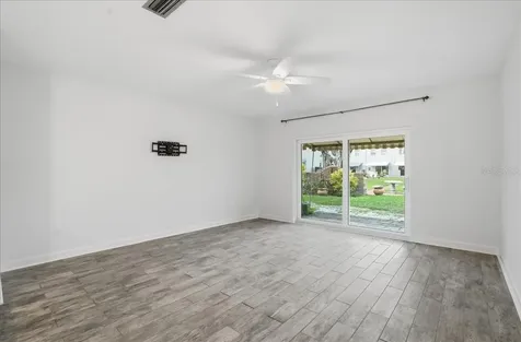 6927 Place De La Paix St Petersburg FL 33707