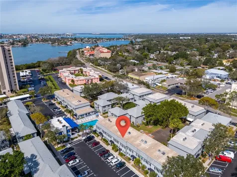 6927 Place De La Paix St Petersburg FL 33707