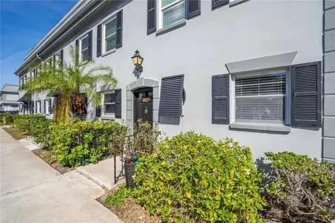 6927 Place De La Paix St Petersburg FL 33707
