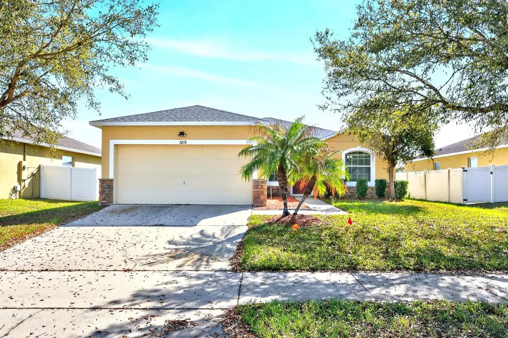 3210 Queen Alexandria Drive Kissimmee FL 34744