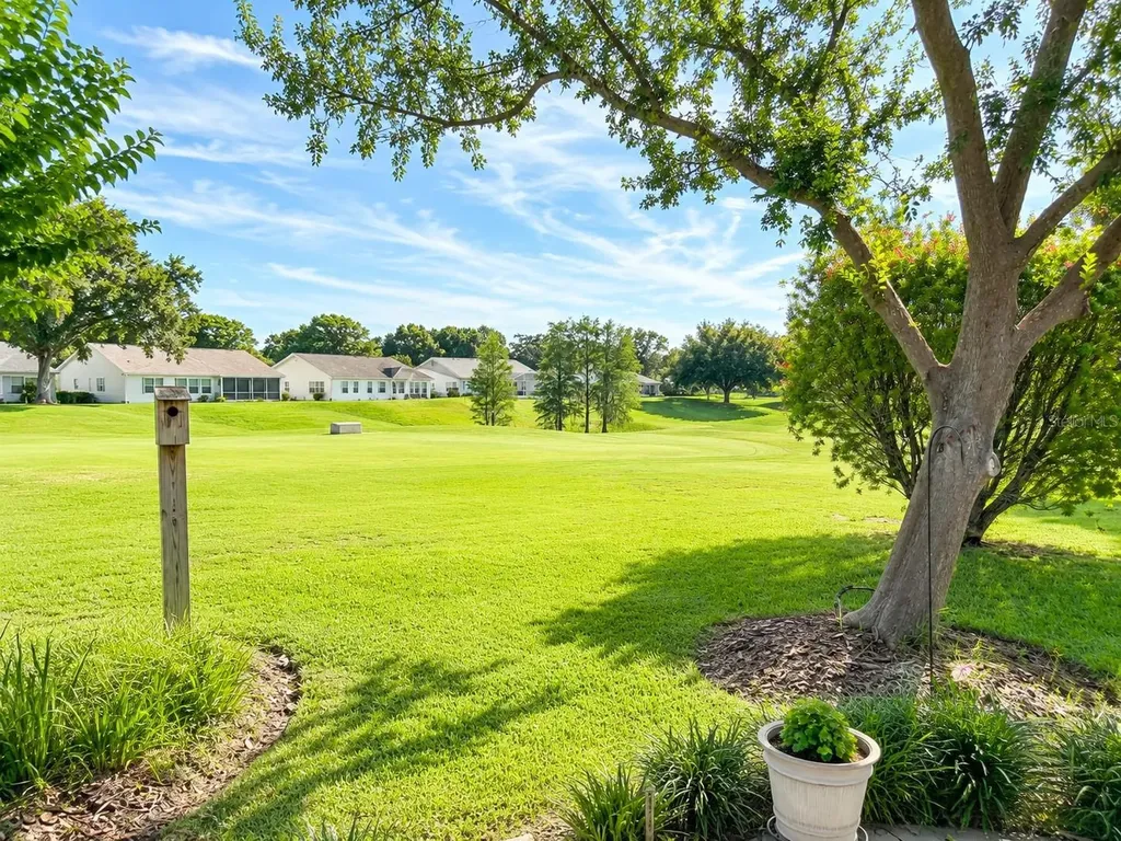 26035 Oakmount Drive Leesburg FL 34748