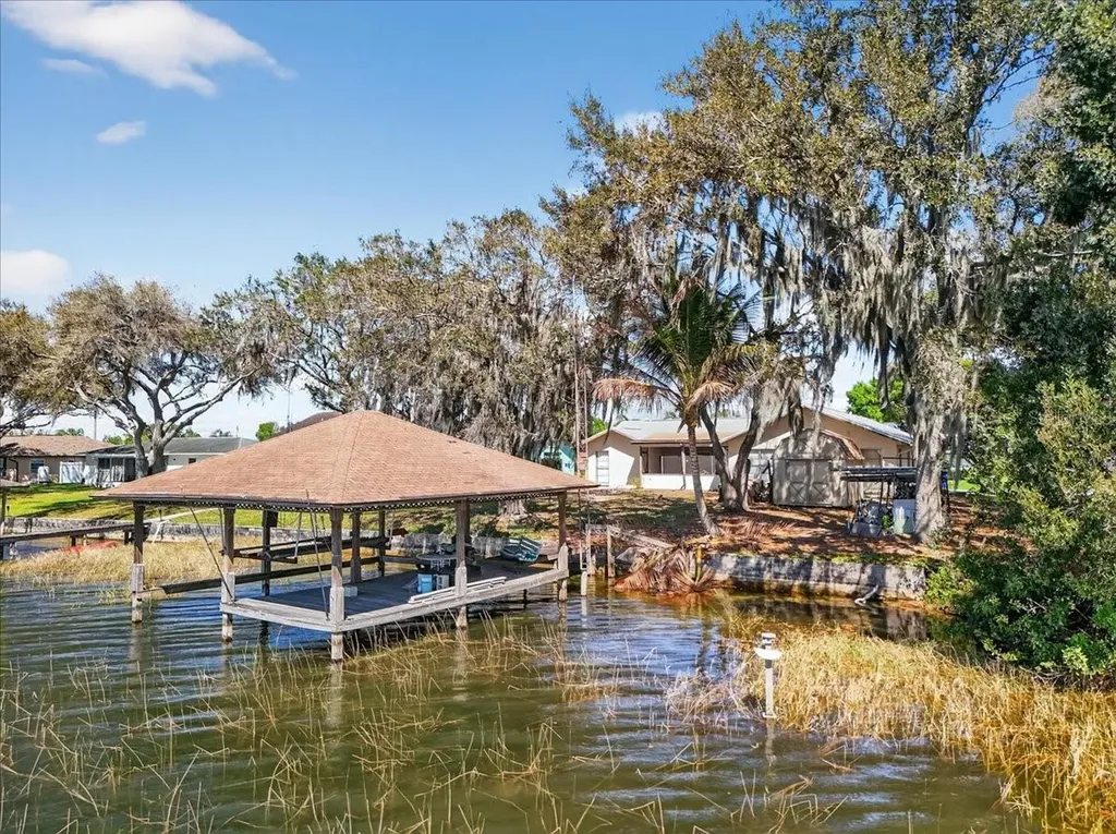 189 Autumn Avenue Lake Placid FL 33852