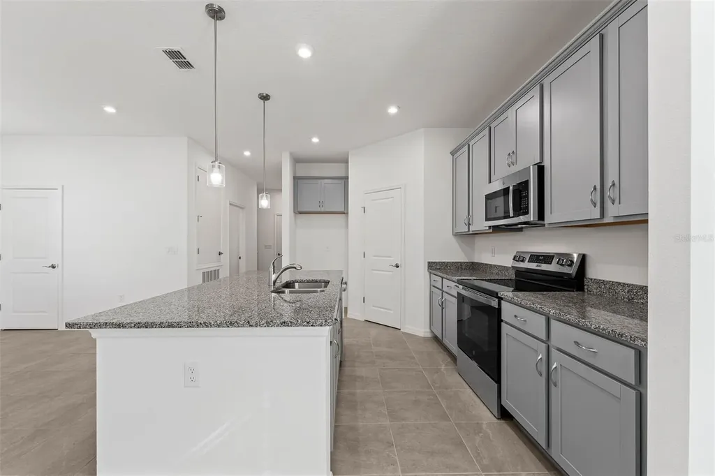 324 Belmond Drive Debary FL 32713