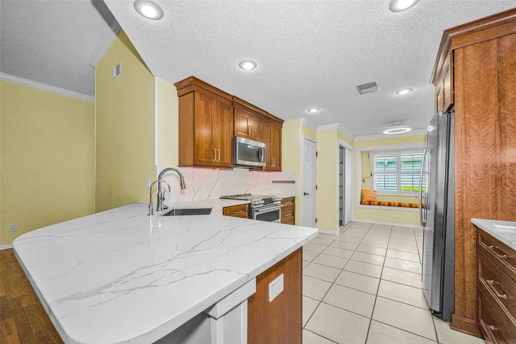 737 Mccallister Avenue Sun City Center FL 33573
