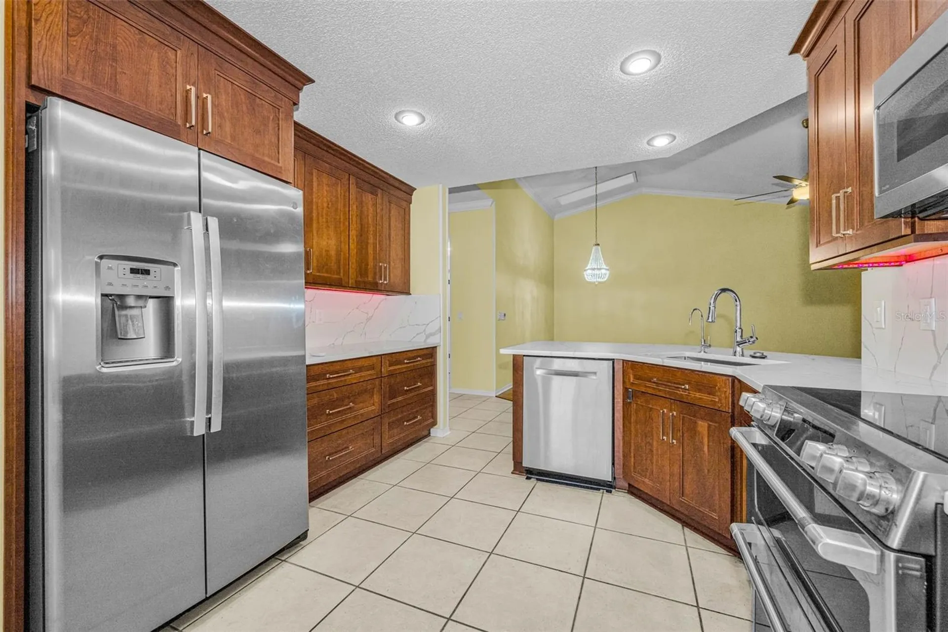 737 Mccallister Avenue Sun City Center FL 33573