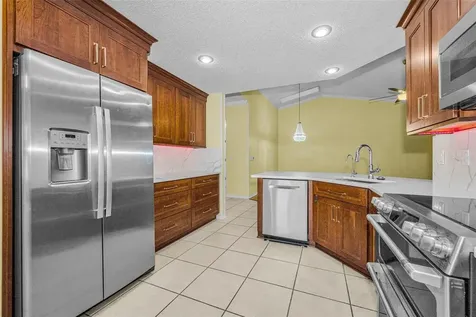 737 Mccallister Avenue Sun City Center FL 33573