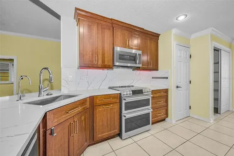 737 Mccallister Avenue Sun City Center FL 33573