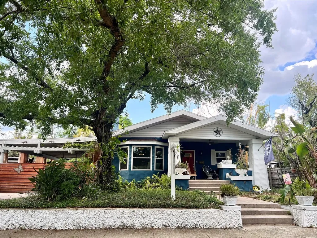 105 W Comanche Avenue Tampa FL 33604