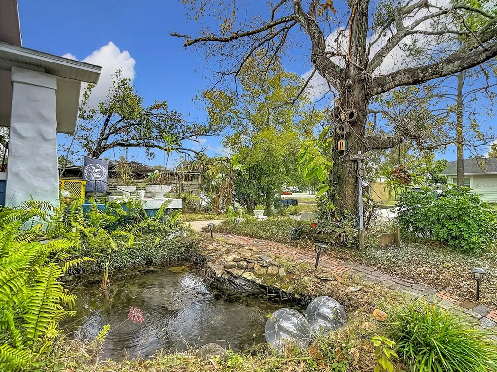 105 W Comanche Avenue Tampa FL 33604