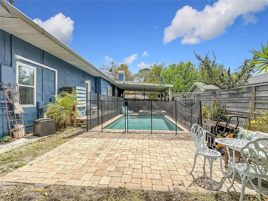 105 W Comanche Avenue Tampa FL 33604