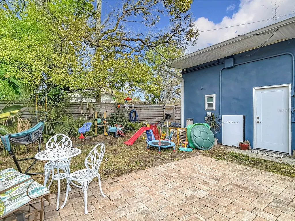 105 W Comanche Avenue Tampa FL 33604