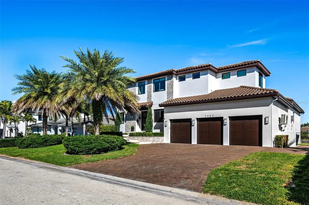 2060 Illinois Avenue NE St Petersburg FL 33703